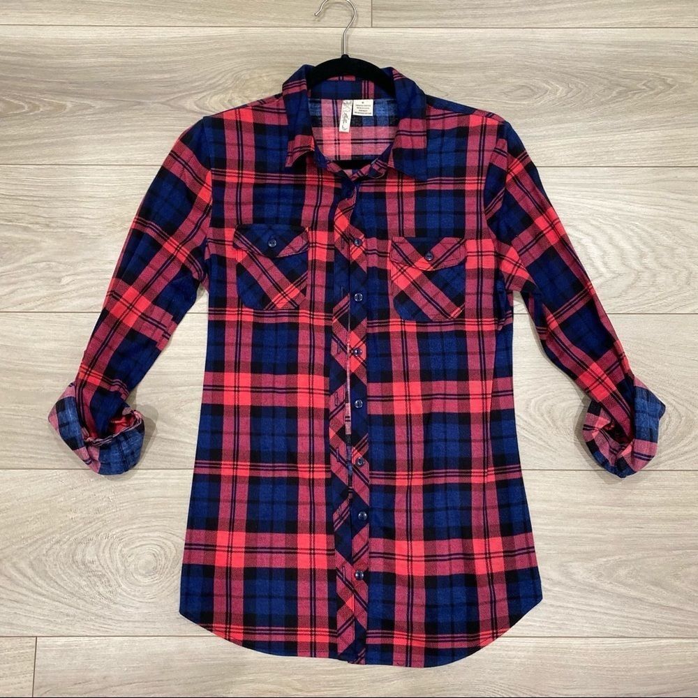 Pink & Blue Plaid Button Down Shirt with Long Sleeves in size Medium